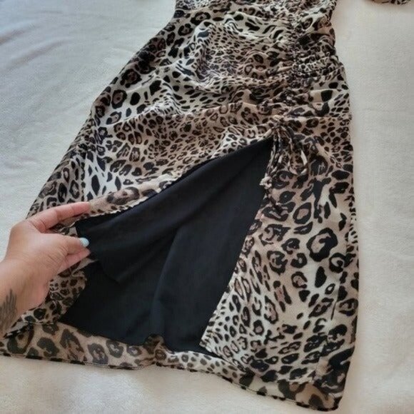 ASTR The Label Short Sleeve Ruched Midi Dress Leopard Print Size XS - Picture 5 of 12